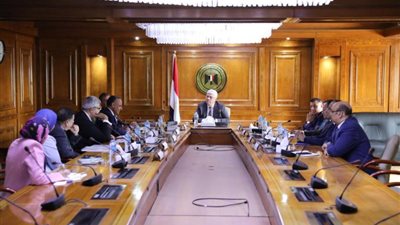 وزير التعليم العالى يبحث سبل دعم التعاون العلمي مع المنظمة الأوروبية للبحوث النووية