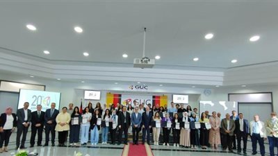 الجامعة الألمانية بالقاهرة توزع 61 منحة تميز للطلاب الأوائل والمتفوقين رياضيا