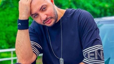 من خلال مقطع تشويقي.. أحمد أحمد يعلن موعد طرح ”فينك”