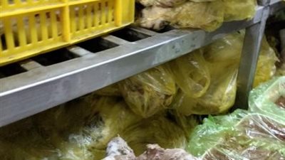 صور صادمة.. ضبط 7 طن دواجن و لحوم ومصنعاتها فاسدة بالجيزة