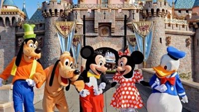 أبرزها طرد 28 ألف عامل وخسارة 225 مليار دولار.. الأزمات تلاحق «ديزني» ونتفليكس المستفيد الأكبر