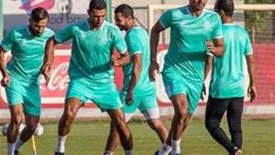 الوداد بالقميص الأحمر والأهلي بالزي البديل