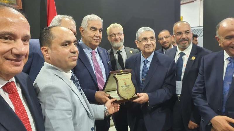 وزير الكهرباء