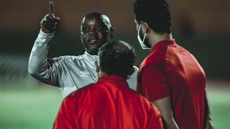موسيماني وطبيب الأهلي