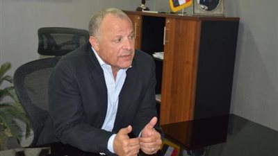 أبو ريدة يهنىء الثلاثي الصاعد للممتاز في الموسم الجديد (صورة)