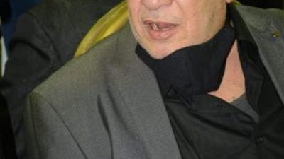 وصول وزيرة الثقافة إيناس عبد الدايم عزاء محمود ياسين