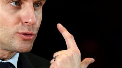 ماكرون: حادث ذبح أستاذ التاريخ الفرنسي عملية إرهابية ممنهحة