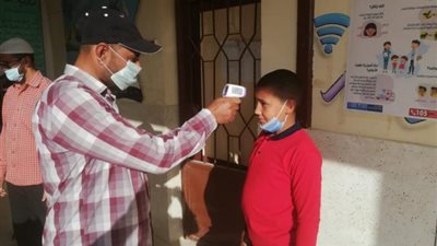 بالصور.. المدارس تستقبل طلابها في أول يوم دراسي