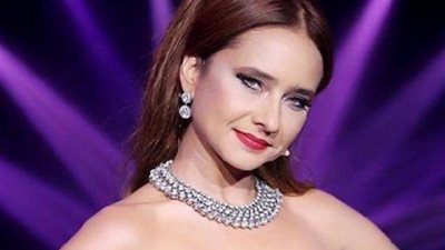 نيللى كريم: تزوجت وعمري 17 سنة بدون علم أهلي واللي في دماغي بعمله صح أو غلط (فيديو)