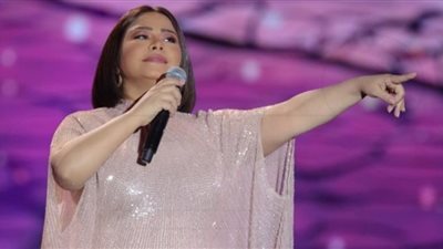 شيرين عبد الوهاب لجمهور جدة: قولوا إن الجو حر كده علشان اجي بالمايوه