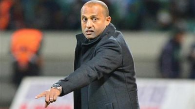 طارق مصطفى: الرجاء يمتلك خط هجوم قوى.. وغياب الجماهير في مصلحة الزمالك