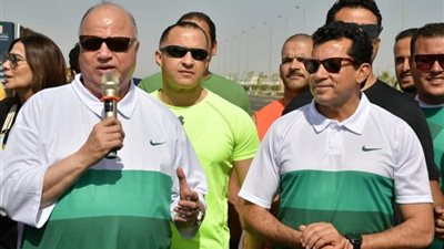 وزير الشباب والرياضة ومحافظ القاهرة يشهدان بدء أكبر ماراثون للدراجات الهوائية بالعاصمة الإدارية