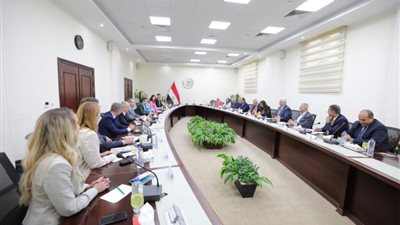 وزير التعليم العالي يستقبل وفدًا روسيًا رفيع المستوى لبحث أطر تعزيز التعاون الأكاديمي المشترك