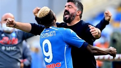 نابولي يوقف قطار اتالانتا برباعية في الدوري الإيطالي