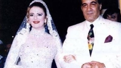 بصورة من حفل زفافها.. رانيا محمود ياسين تستعيد ذكرياتها مع والدها