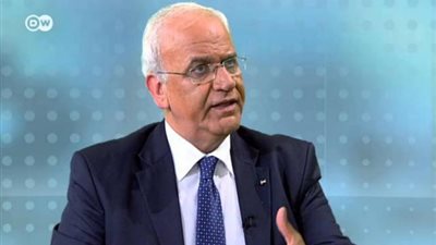 تدهور الحالة الصحية لـ صائب عريقات بعد إصابته بكورونا ونقله لمستشفى إسرائيلى