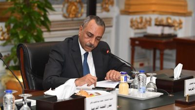 بالصور .. لجنة صياغة قانون الإجراءات الجنائية تستأنف اجتماعاتها الدورية بمجلس النواب بحضور ممثلي جميع الجهات والوزارات ذات الصلة.