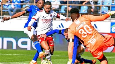 ليون يضرب ستراسبورج بهدفين بالدوري الفرنسي