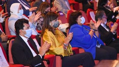 نبيلة مكرم تشارك بالنسخة الرابعة من فعاليات ملتقى ”أولادنا”