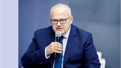 خبير عالمي من جامعة جرانادا الإسبانية يحاضر بكلية العلاج الطبيعى بجامعة القاهرة