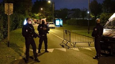 عاجل.. حكاية الفتوي التي أباحت ذبح   ”المدرس الفرنسي  ”