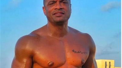 حسن شاكوش بإطلالة صيفية في احدث ظهور له