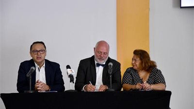 رئيس مكتب الدولة للهجرة في برلين :شباب الجامعتين الألمانيتين على مستوى عال من الكفاءه وسيسهم فى الإرتقاء بمجتمعه