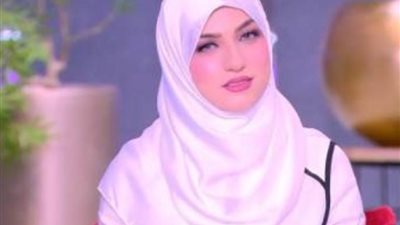 ياسمين عز تثير الجدل بارتداء الحجاب في برنامجها.. اعرف الحكاية