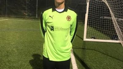 عشوائية اتحاد الكرة تحرم المنتخب من محترف مصري بالدوري الإنجليزي.. مستند