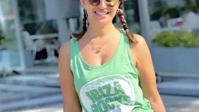 منة فضالي بإطلالة كاجوال في أحدث ظهور لها