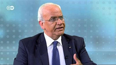 ابنة عريقات تنفى وفاته : حالة والدى حرجة وفريق طبى دولى يشرف عليه