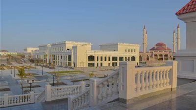 روعة الفن تُعانق سحر العمارة.. كل ما تُريد معرفته عن المدينة التراثية بالعلمين الجديدة