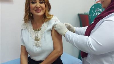 مادلين طبر تتوجه للمصل واللقاح بعد عضة الأسد روماريو