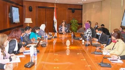 وزيرة الهجرة تتابع انتخابات مجلس النواب للمصريين بالخارج