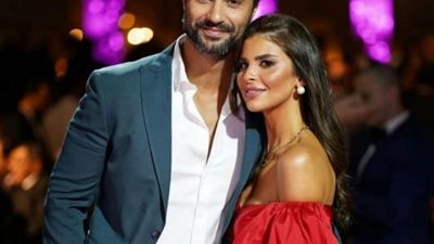 بالفيديو.. كريم فهمي يحتفل بعيد زواجه السابع ويوجه رسالة رومانسية لزوجته