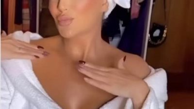 غادة عبد الرازق تثير الجدل بإطلالة جريئة