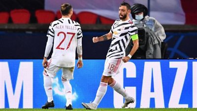 مانشستر يونايتد يتقدم على سان جيرمان بهدف في الشوط الأول