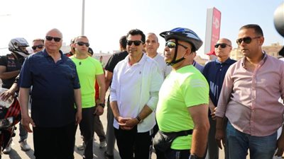 شاهد بالصور .. وزير الشباب والرياضة ومحافظ القاهرة يشهدان ”ماراثون القاهرة”