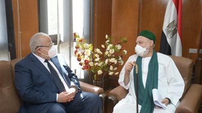 بالصور .. الخشت وعلي جمعة يفتتحان 3 وحدات طبية بمستشفيات أبو الريش المنيرة والياباني بعد تطويرها