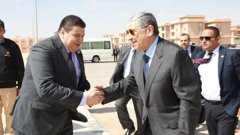 زيارة وزير الكهرباء