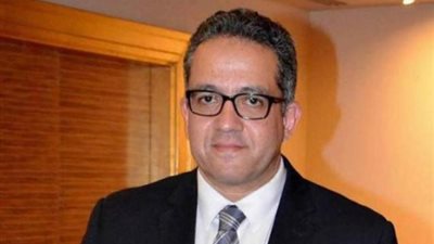 العنانى يبحث مع رئيس التنظيم والإدارة دمج هياكل وزارة السياحة والأثار