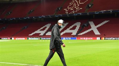 بالنيران الصديقة.. ليفربول يضرب أياكس بهدف في الشوط الأول