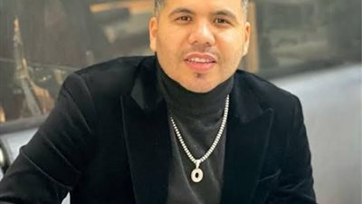 عمر كمال يحتفل بتصدر أغنيته الجديدة ”السخان” التريند