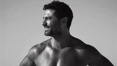 كريم فهمي يعلن الانتهاء من كتابة فيلمه الجديد