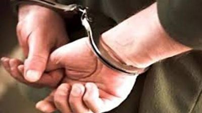 ضبط سائق وعامل بحوزتهما ٨٢١قرص مجهول المصدر بالقاهرة