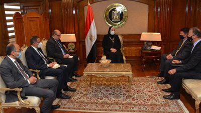 وزيرة التجارة والصناعة تبحث مع وفد الخارجية الامريكية تعزيز التعاون الاقتصادى المشترك خلال المرحلة المقبلة