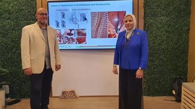 أستاذان بالجامعة الأمريكية بالقاهرة يطوران نظام بناء مستدام وصديق للبيئة باستخدام الروبوت