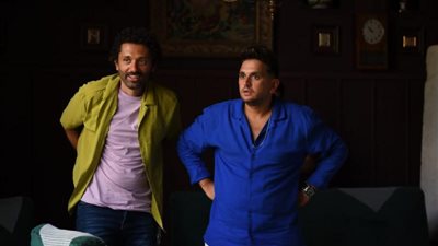 بالصور..  مصطفى خاطر وكريم محمود عبد العزيز يبدان  تصوير ”البيت بيتي 2”