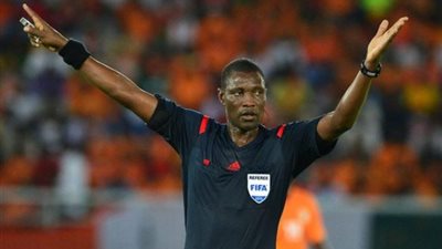 تقرير: ”كاف” يدرس إحالة حكم مباراة الزمالك والرجاء للجنة الانضباط