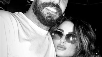 طليقة أحمد الفيشاوي بإطلالة مثيرة مع خطيبها الفنان الشاب